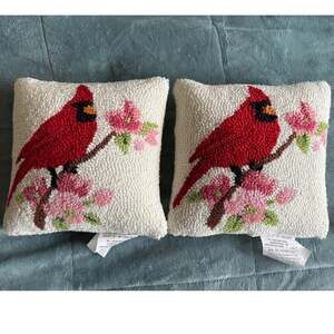 Set of 2 New Cardinal On Branch Latch Hook Accent Pillows (10x10")